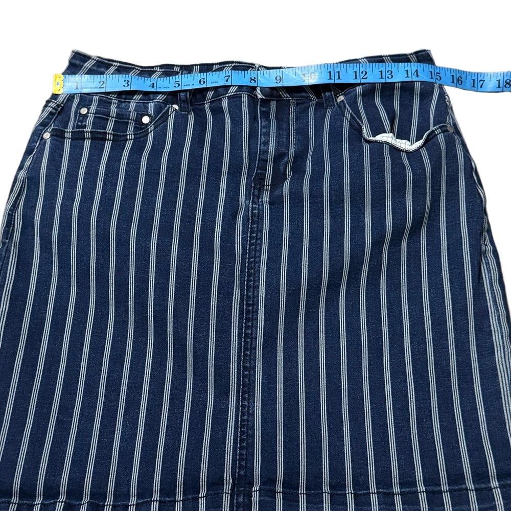 Baccini Navy Striped Denim Skirt Cotton Polyester Rayon Spandex Women Size 6 - Picture 10 of 11